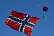 Flydagen Hamar fallskjermhopperne
