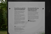 Men når vi går tilbake til bilen, leser vi mye spennende