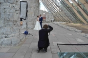 Tøft. En fotograf som fotograferer en fotograf som fotograferer brudeparet
