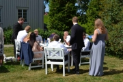 Her sitter noen av Kims familie