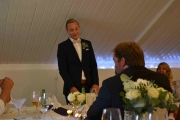 Neste som holder en tale er selvfølgelig forloveren til Kim som heter Mads. Mye humor i hans tale da