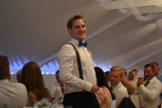 Toastmaster runder av det hele med en avslutningstale, så slapper vi litt av før kaker og kaffe. Har jeg forresten sagt at han heter Henrik og er en god kompis til Kim