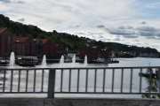 Her heter det sikkert Skienselva men det spørs hva den heter når vi kommer til Porsgrunn