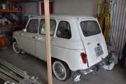 Så her ser vi en Renault 4 type R1123 fra 1972, sjekk dekka og felgene  også og se på de skvettlappene da