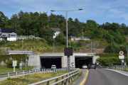 Her ser vi den, ganske stor og bred tunnel