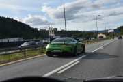 Etter letingen etter en flyplass så tok jeg faktisk motorveien hjemover. En tøff bil passerte meg i Kobberviksdalen og jeg tok bilde av den. Det er en Mercedes-AMG GT R fra 2018