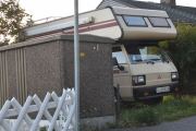 Hadde tenkt å avslutte, men så har det dukket opp en bil på Høyenhall som jeg ikke har registret. Det er en Mitsubishi L 300 fra 1986. Jeg likte typebetegnelsen, CONCORDE COUNTRYBOY