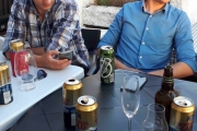 Nå gjør vi oss litt kjent med gjestene, dette er sønnene av de voksne som også er til stede