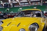 Men det dreier seg om denne Alpine som ble tauet til Vikingskipet med en Renault 12. Blir den kjørbar til Finland, kommer den i det hele tatt til å gå på veien, må den bytte eier? Bare far og sønn vet, vi må bare vente å se