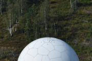 Så har radaren noen antenner på toppen som søker etter ord som ikke bør være på mobilen, nå bare tuller jeg :-)