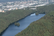 Litt for langt unna, men hvilket vann er dette med disse to øyene?