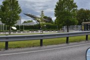 Så hva vil skje med Kjeller flyplass, i 2023 skal det visst avgjøres. Det vil være katastrofalt for den norske luftfartshistorien dersom Kjeller flyplass ikke blir bevart på en slik måte at veteranflyaktiviteten kan videreføres og videreutvikles med et luftfartøysenter
