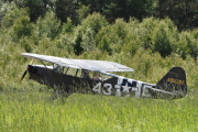 Og her ser vi LN-RAP Piper L-4J Grasshopper fra 1944 med bokstaven E som antagelig Dag flyr