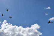 1944, det er 78 år siden og noen har tatt vare på disse flyene så vi kan se dem i luften i 2022