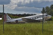 Men jeg må jo følge Douglas C-53D Skytrooper også