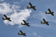 Disse flyene erstattet de aldrende Saab Safir flyene som hadde vært brukt av Luftforsvaret siden 1956, så alle disse er nok fra 1981