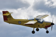 Her kommer Saab MFI-15 Safari 200A nummer 15-811 med tallet 4 på siden