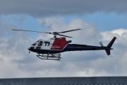 Men nå minner LN-OGE meg på at jeg skal se opp i luften igjen, hva skulle vi ha gjort uten Helitrans
