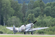 Jeg tror det var i 2006 og 2007, først så kjøpte Biltema Mustangen, så året senere Spitfire