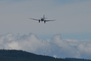 Sånn er det på Kjeller flyplass, her kommer Douglas C-53D Skytrooper inn for landing igjen