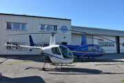 Jeg hadde håpet å se Mr. Robinson her, men han er ikke her. LN-OSS og LN-OAY skal vi presentere senere som står ved Oslo Helikopterklubb