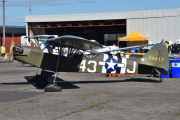 Disse flyene kjenner jeg godt, du kan kalle den Piper J3C-65 eller Piper L-4J Grasshopper og den er fra 1945