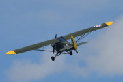 Jeg bare siterer litt nå fra sider som jeg har lest. Piper L-18C Cub er et toseters, lett observasjonsfly, med røtter tilbake til førkrigstidens J-3 Cub. 16 av disse små, grønne flyene kom til Norge i 1955