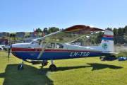 Det er en historie om LN-TSB, det er en Cessna 182A fra 1956, jeg kan bare gjengi noe av det som står på flyet. Med din hjelp flyr vi videre - bli medlem i venneforeningen LN-TSB! 75 000 fallskjerm utsprang bør si noe