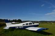 Så kommer det en Piper igjen med betegnelsen Piper PA-28-161 Warrior II fra 1979. Her er det helt sikket noen ingeniører som flyr :-)