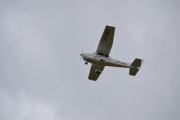 Kevin: Han sikter høyt og det skal han gjøre. Ungdommen er opptatt av miljø og historie. Det er forresten Nedre Romerike Flyklubb sin Cessna 172S Skyhawk han tar bilde av