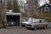 Ser du nøye på dette arrangerte bilde, så ser du 6 Renault-er i dette bilde. Bilde er historisk, men så var det den garasjen da...