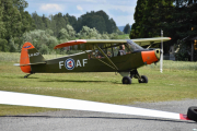 Husker dere at vi så han når vi var på vei til Notodden, det er Piper Cub PA 19 fra 1953 som skal parkere