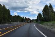 Denne rundkjøringen kjenner vi igjen fra turen oppover, en Volvo i kvernen