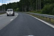 Klarer neste å holde følge med en Volkswagen Caravelle Tdi fra 1999 men må gi tapt