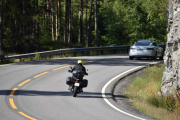Her kommer det en motorsykkel til, men det er nok ingen veteran når jeg ser nærmere etter. Det er en Honda NC750XA fra 2019