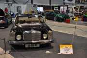 Men nå lander vi litt og tar bilde av noen gode veteraner, dette er en Mercedes-Benz 250 C fra 1969. Dette er en Coupe Automatic og det går rykter om at den har Airlift-understell også