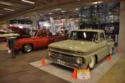 Nå løper jeg forbi Standen til C/10 Club Norway som har rundt 1000 medlemmer, dette er en landsdekkende klubb for alle med Chevrolet fra 1960-1987 blant annet. Kun spesielle biler og bilen rett framfor oss er en Chevrolet C/10 fra 1964