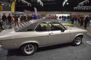 Dette var et dumt bilde da, men jeg gjetter på en Opel Manta Berlinetta, og går jeg enda mer i dybden, så sier jeg en 1900 Coupé 2d rundt 1970-75