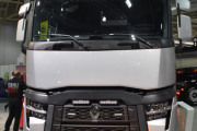 Nå er ikke jeg lastebil ekspert, men jeg tror dette er en Renault Trucks T serien. Det er nesten litt synd at jeg ikke krabbet opp i en og tok bilde av dashbordet