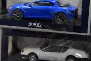 Når jeg er i leketøysbutikken så blir det Renault som er det første jeg ser på i dag, jeg har ikke tid til annet. Den blå er Porsche-killer´n Renault Alpine A110 som kom i 2018. Den hvite under er en vi så for en liten sund siden, en Renault Alpine A310 som er en bil med personlighet