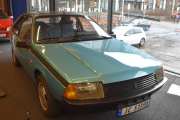 Det gikk rykter om at det skulle være en Renault til på messeområdet, og jeg fant den. Det er en Renault Fuego, og her kommer nok Vidar også