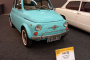Mulig at jeg og Vidar går samme ruten, her kommer han med Fiat 500 fra 1968 som står ved siden av. Det du skal vite er at den finnes som EL-bil også