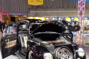 Vidar har nemlig en video av denne når den snurrer rundt, og det tillates ikke her. Så jeg stopper videoen og tar et bilde. Mulig at vi begge tiltrekkes av bobler...