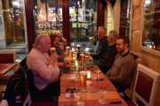 Hovedsaken er at vi fikk et langbord med plass til alle sammen