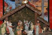 Stallen med julekrybba og Jesusbarnet er selvfølgelig på plass også