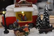 Dette kan være en ide til våre juletre selgere der ute, glem den gamle campingvogna og finn deg en gammel veteran