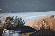 Ute i Oslofjorden ser jeg en båt komme inn