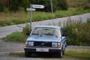 Men nå må vi kikke oss litt rundt også, her ser vi en Volvo 244 DL og årstallet vil jeg gjette er rundt 80 åra