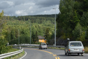 Jeg glemte å nevne en ting, rullebelter er selvsagt standardutstyr i disse bilene. I hvert fall i min