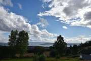 Så på Hedmarktoppen har du folkehøyskole, sommerhotell og campingplass i tillegg til flott utsikt